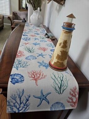CHARMING COASTAL INSPIRED TABLE RUNNER